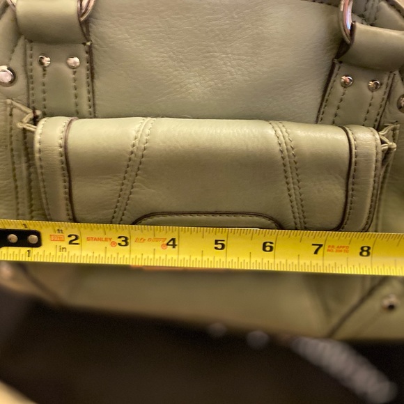 B. Makowsky phenomenal purse, plethora of pockets, butter leather, gold hardware - Picture 4 of 13